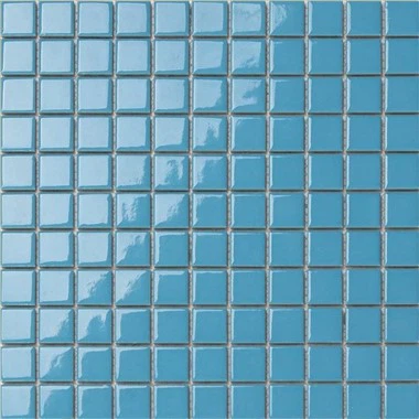 Dlaždice venkovního bazénu